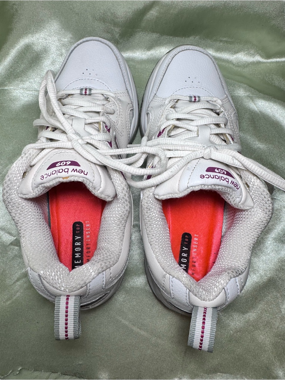 New Balance 609 White Leather Dad Shoes Cross Trainers Size 7 Women’s WX609CS2 - Picture 3 of 8